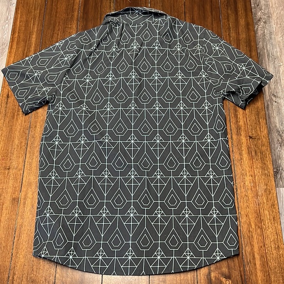 Volcom - Picture 2 of 3